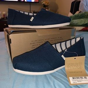Navy Blue Toms
